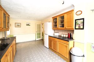 Station Road Alresford- click for photo gallery